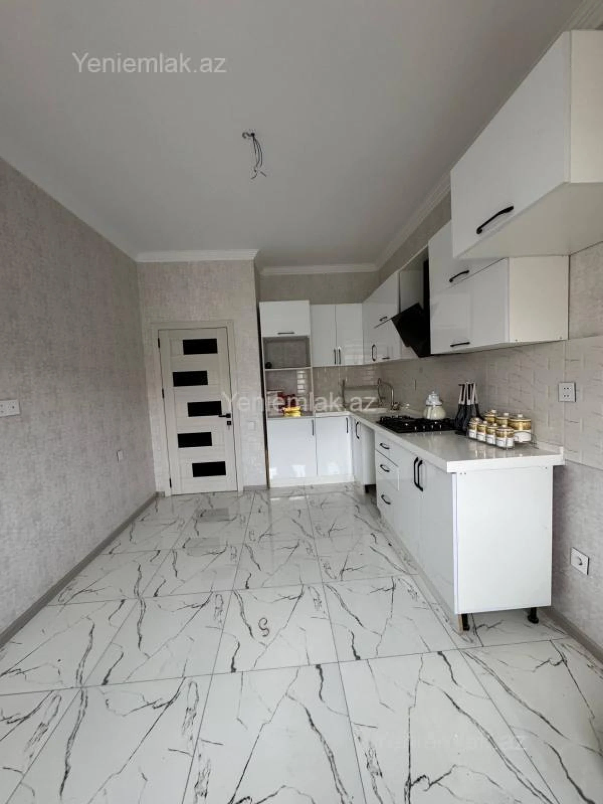 Satılır 3 otaqlı yeni tikili 82 m²