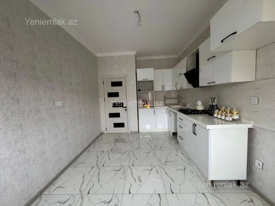 Satılır 3 otaqlı yeni tikili 82 m²