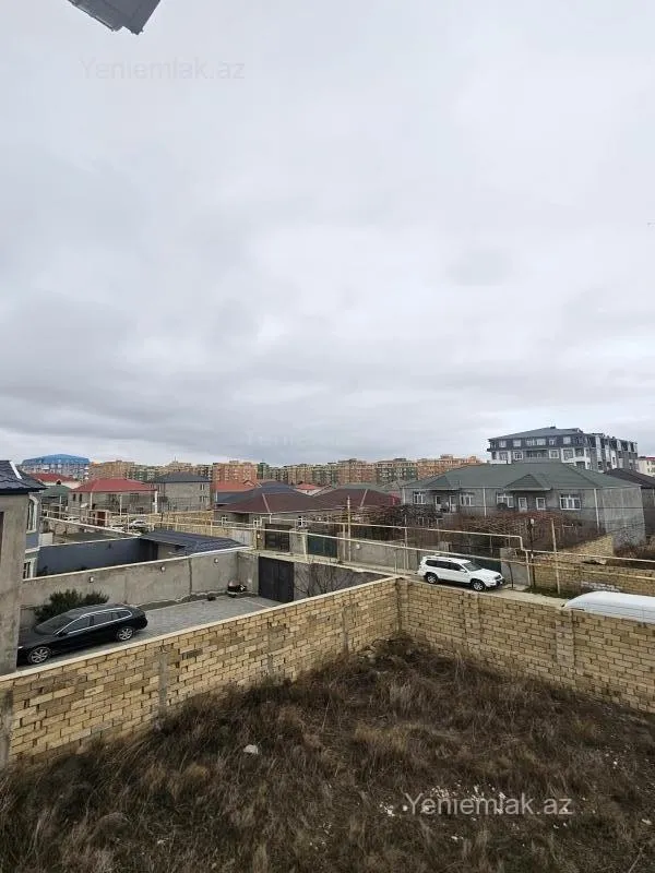 Satılır 6 otaqlı həyət evi 360 m²