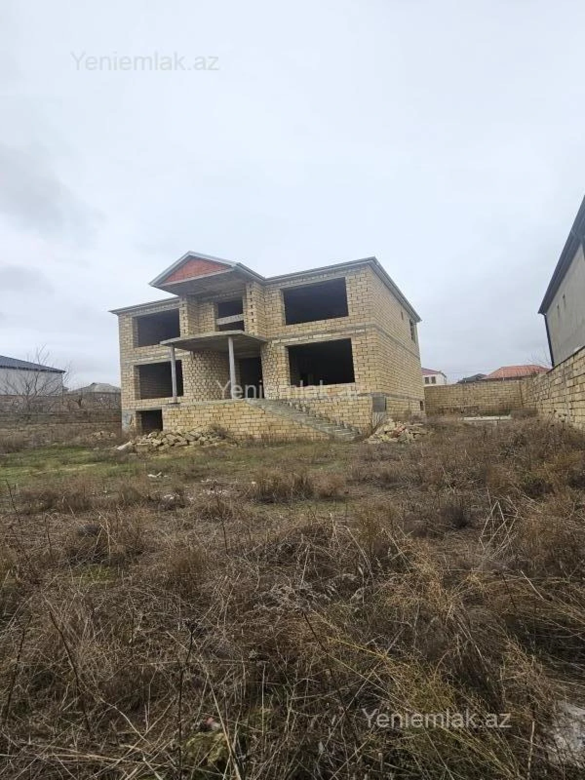 Satılır 6 otaqlı həyət evi 360 m²