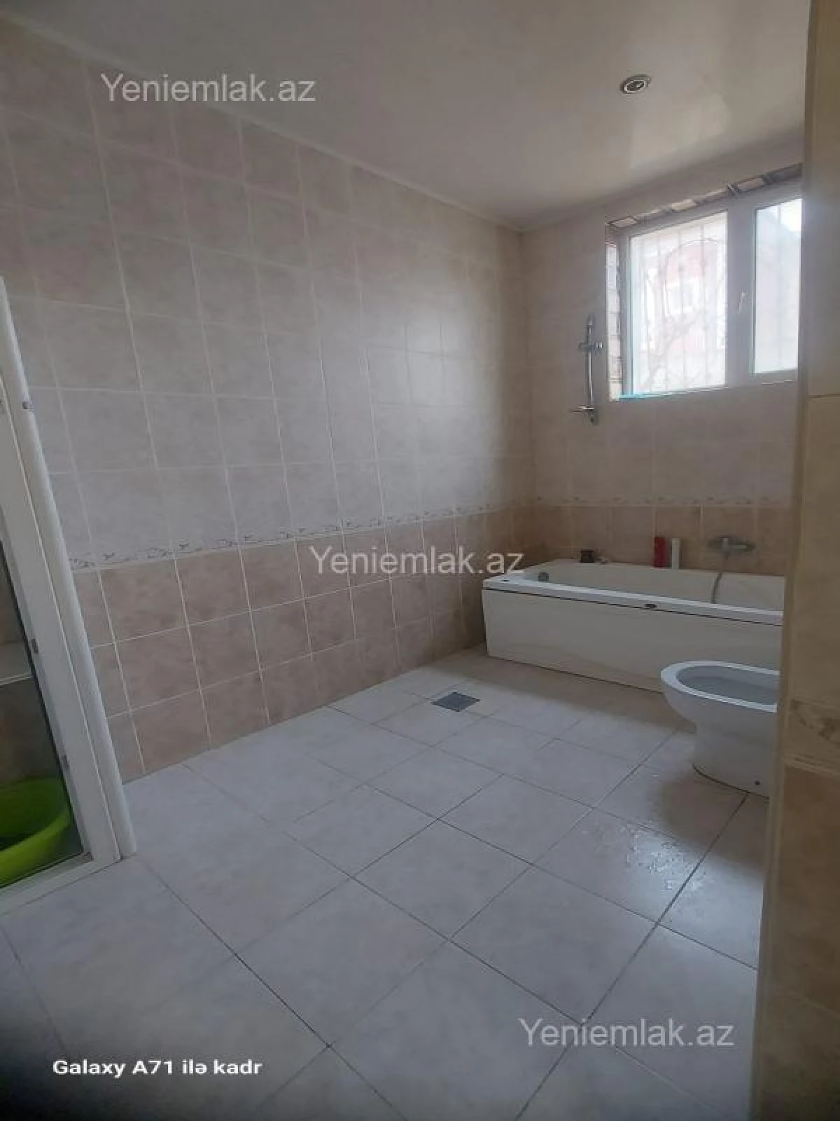 Satılır 7 otaqlı həyət evi 350 m²