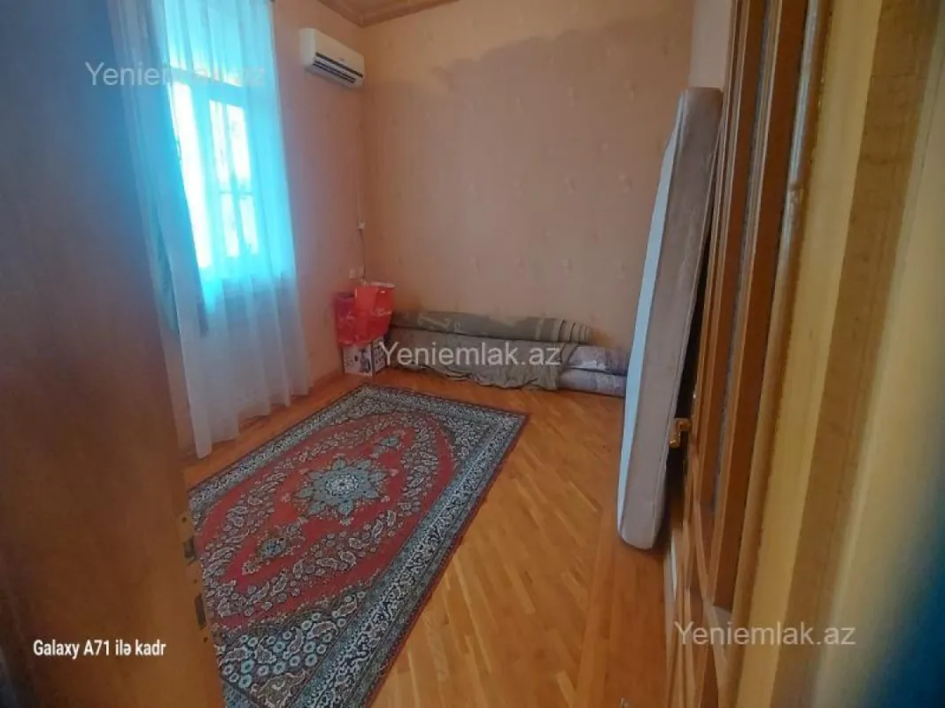 Satılır 7 otaqlı həyət evi 350 m²