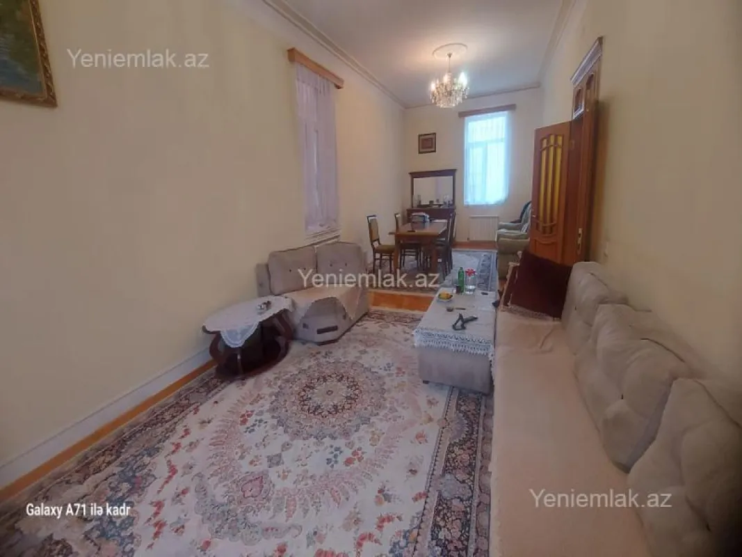 Satılır 7 otaqlı həyət evi 350 m²