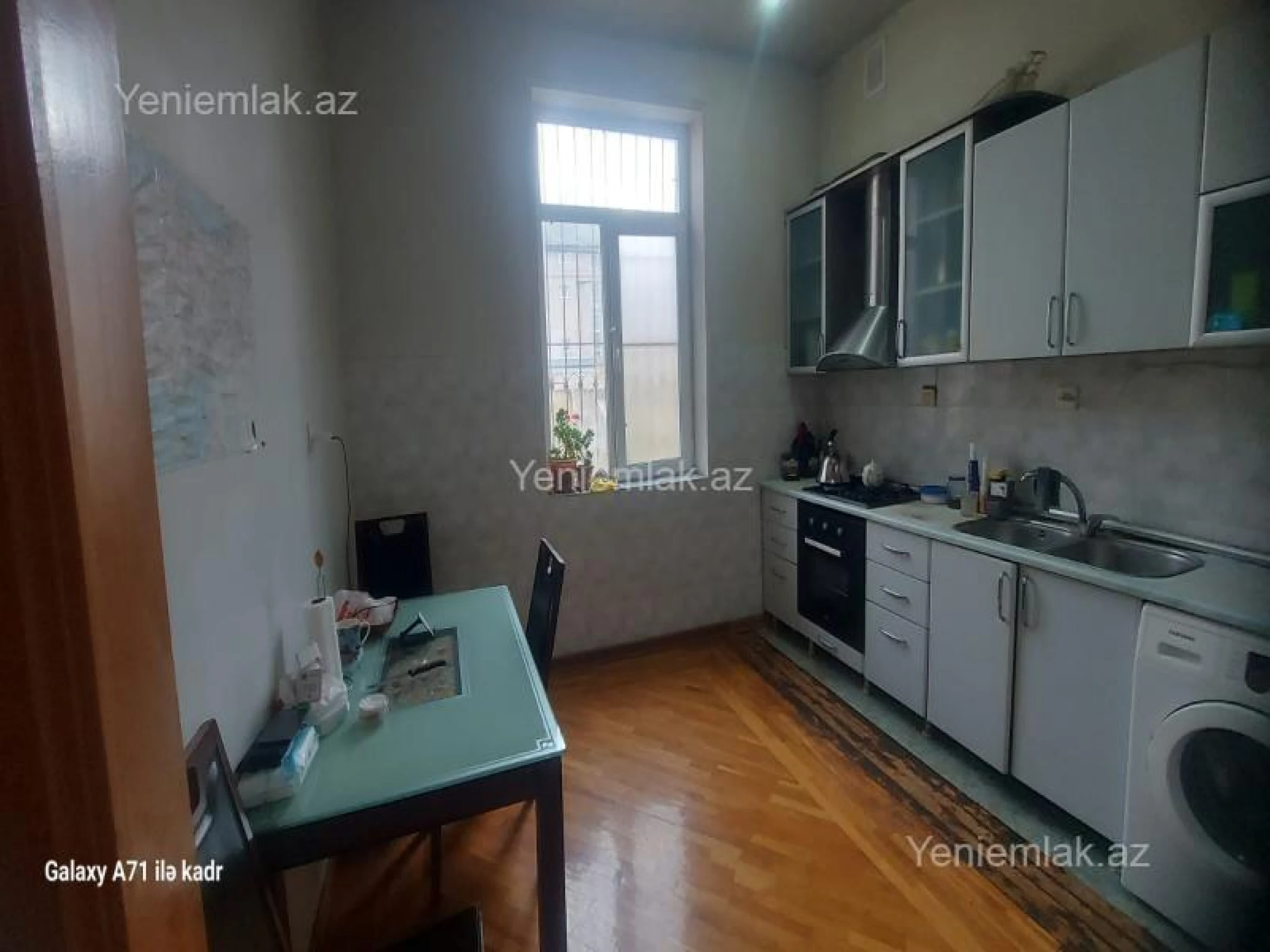 Satılır 7 otaqlı həyət evi 350 m²
