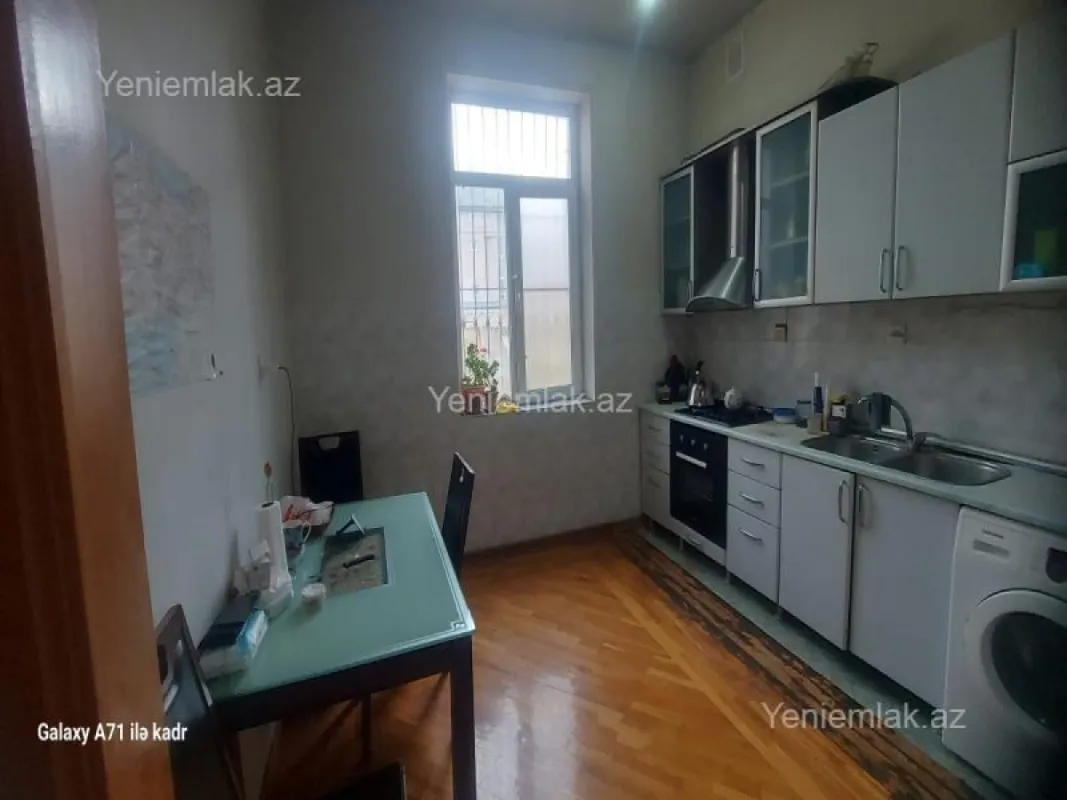 Satılır 7 otaqlı həyət evi 350 m²