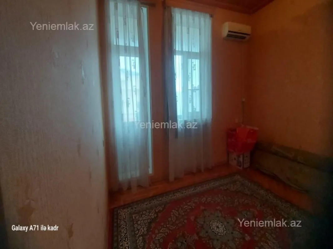 Satılır 7 otaqlı həyət evi 350 m²