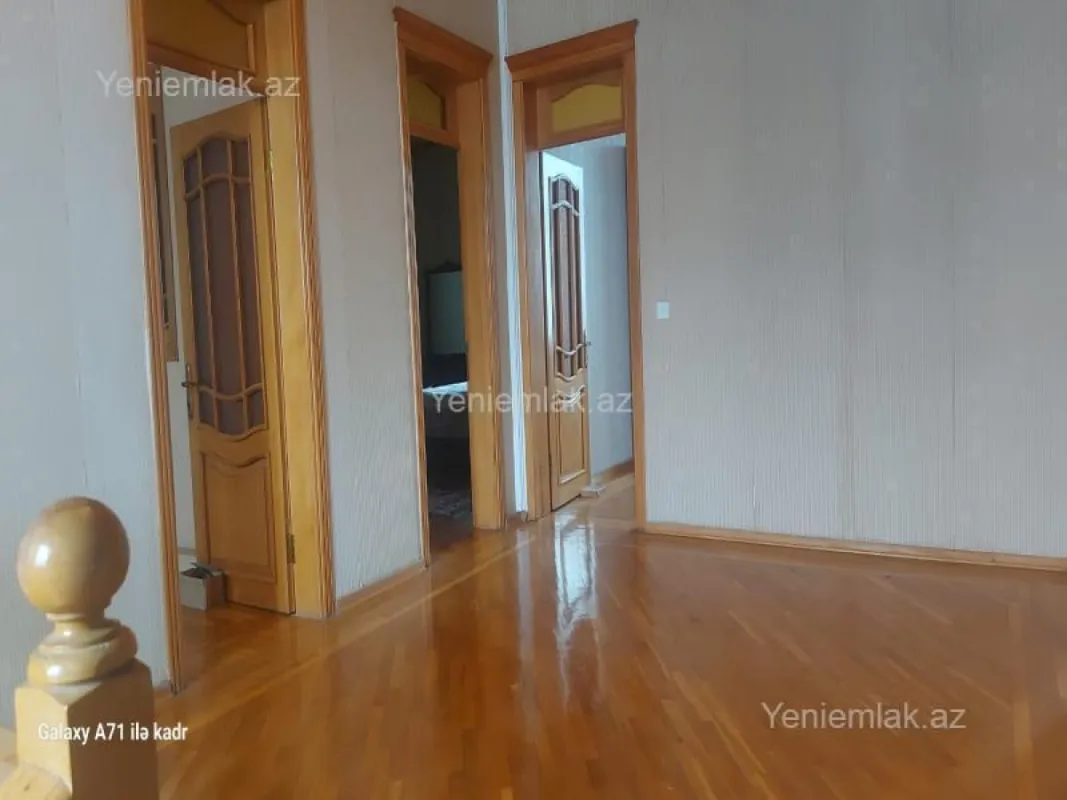 Satılır 7 otaqlı həyət evi 350 m²