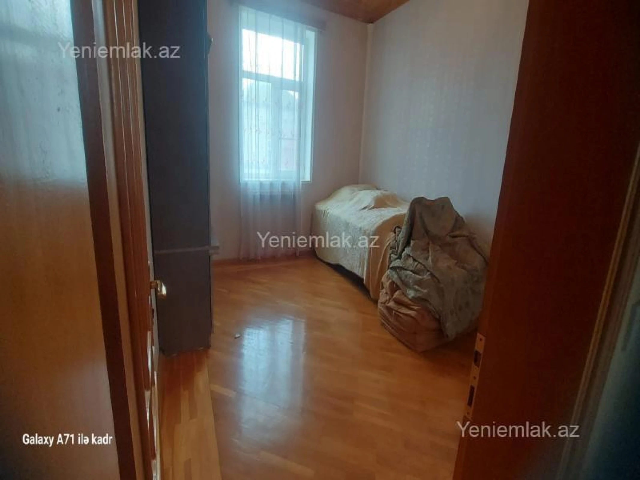 Satılır 7 otaqlı həyət evi 350 m²