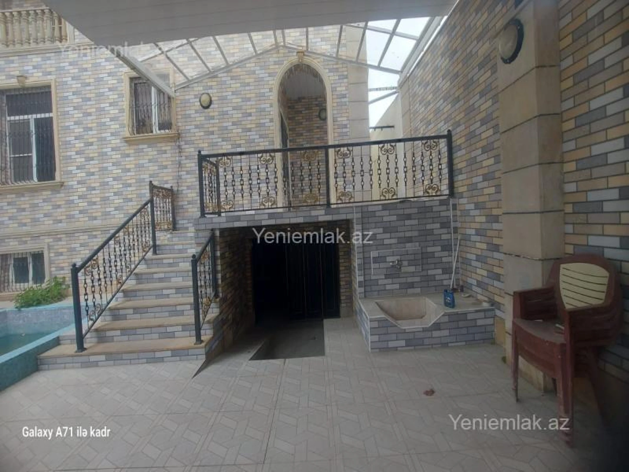 Satılır 7 otaqlı həyət evi 350 m²