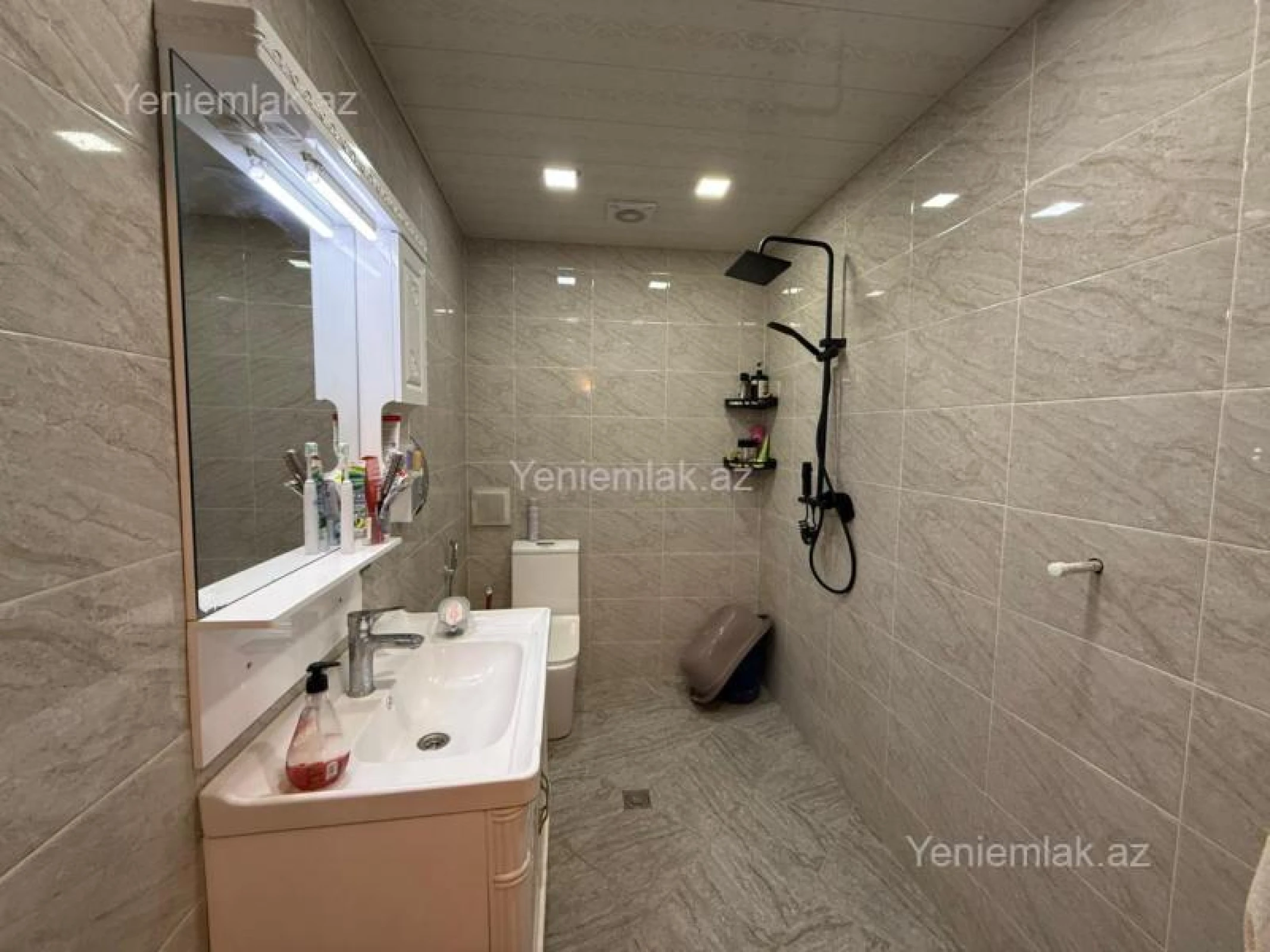 Satılır 3 otaqlı yeni tikili 125 m²