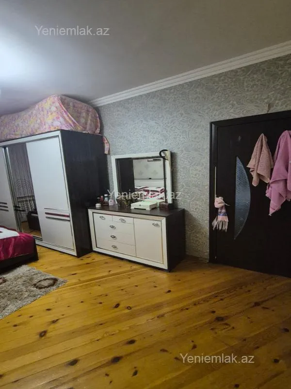 Satılır 3 otaqlı köhnə tikili 75 m²