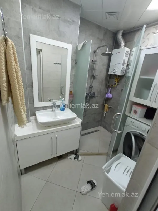 Satılır 2 otaqlı köhnə tikili 65 m²