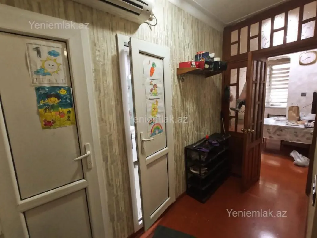 Satılır 2 otaqlı köhnə tikili 65 m²