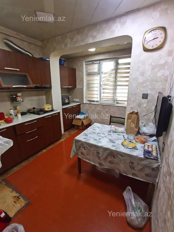 Satılır 2 otaqlı köhnə tikili 65 m²