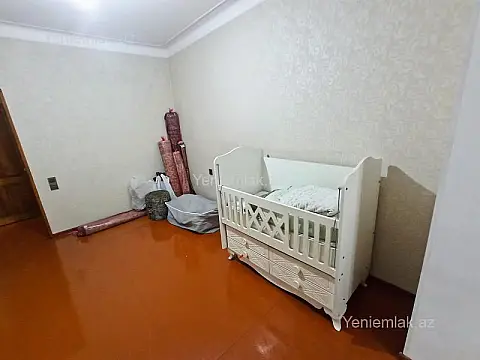 Satılır 2 otaqlı köhnə tikili 65 m²