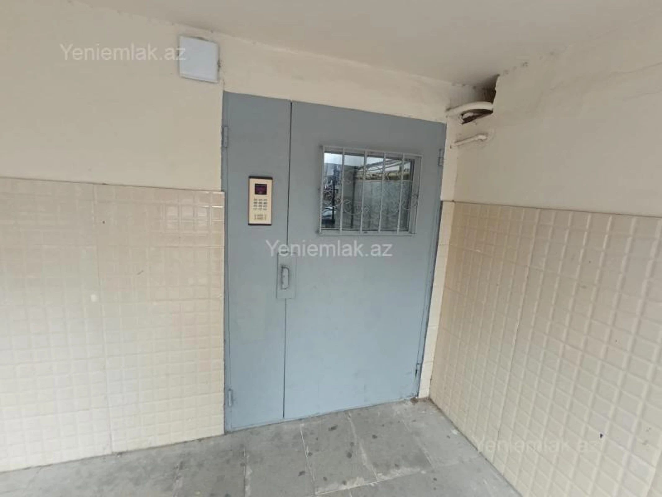 Satılır 2 otaqlı köhnə tikili 65 m²