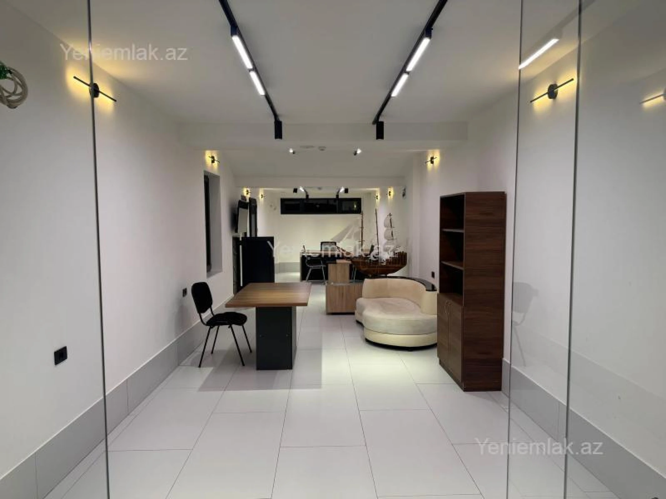 Satılır 1 otaqlı ofis 60 m²