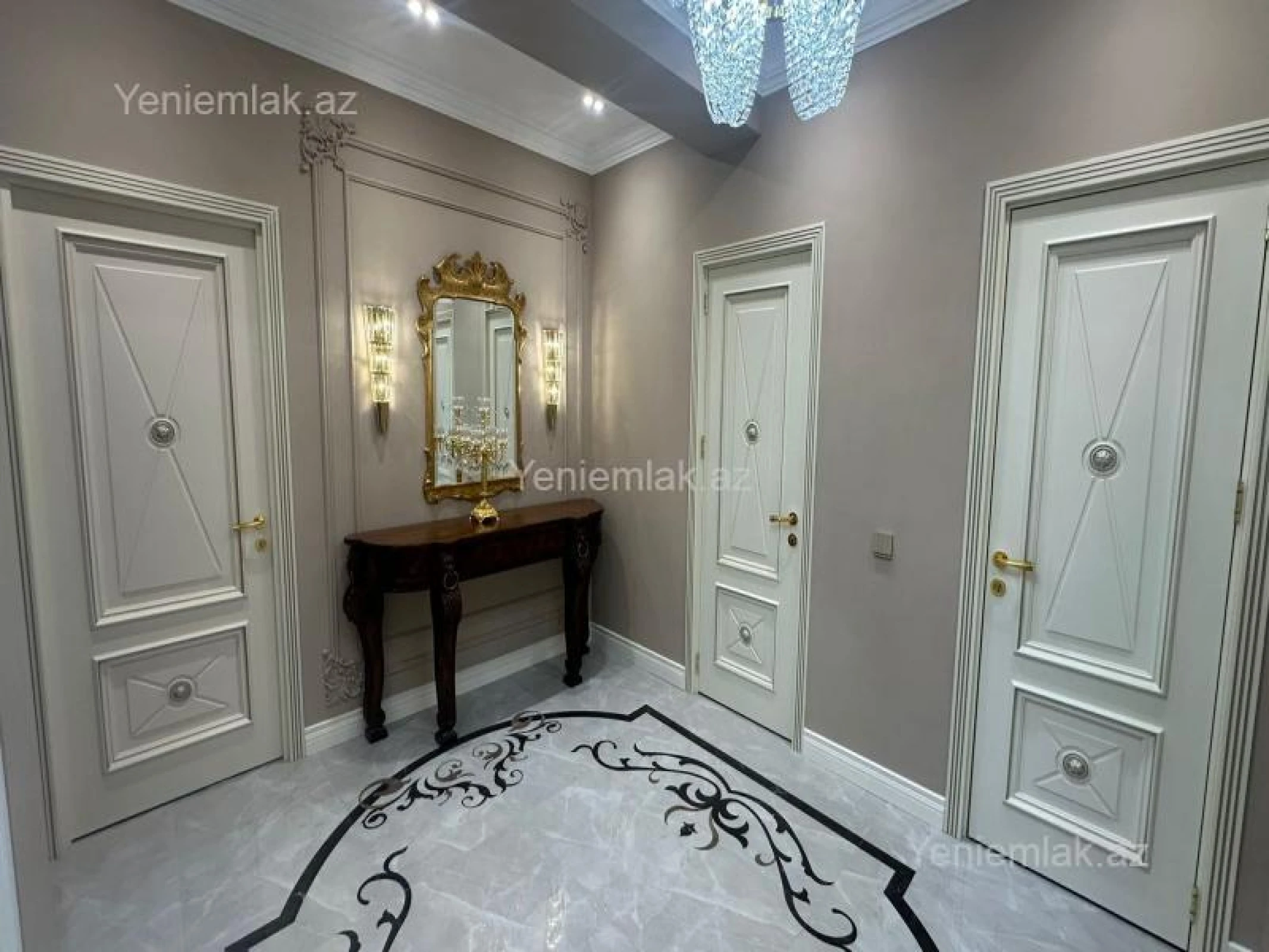 Satılır 3 otaqlı yeni tikili 135 m²