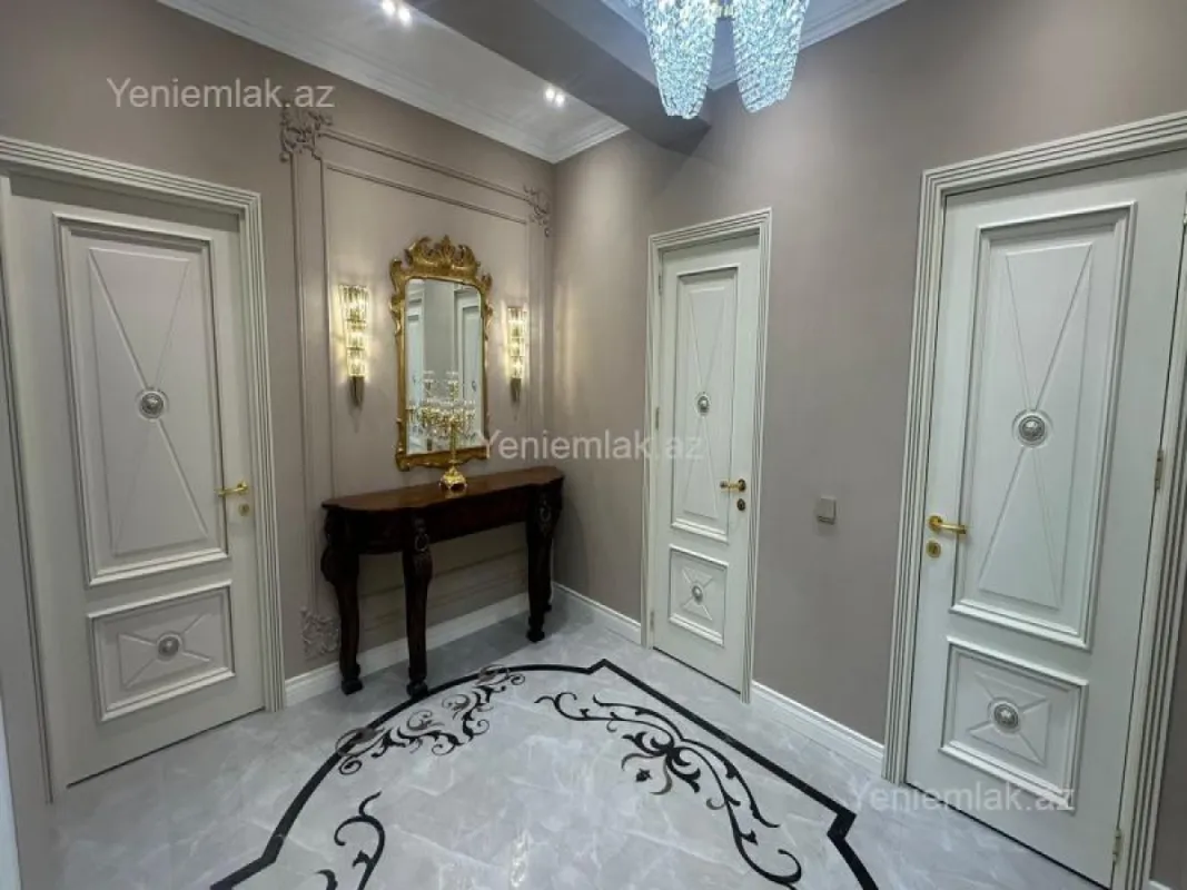 Satılır 3 otaqlı yeni tikili 135 m²