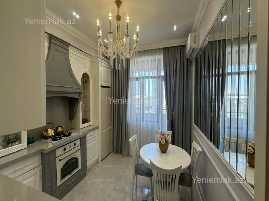 Satılır 3 otaqlı yeni tikili 135 m²