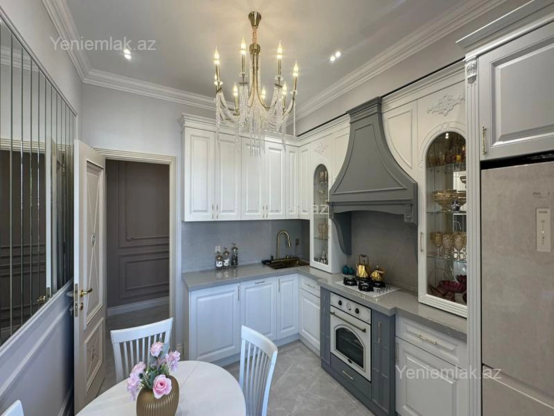 Satılır 3 otaqlı yeni tikili 135 m²