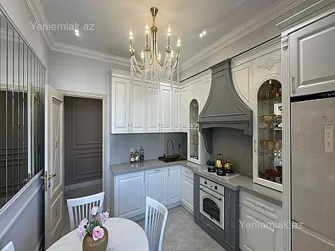 Satılır 3 otaqlı yeni tikili 135 m²