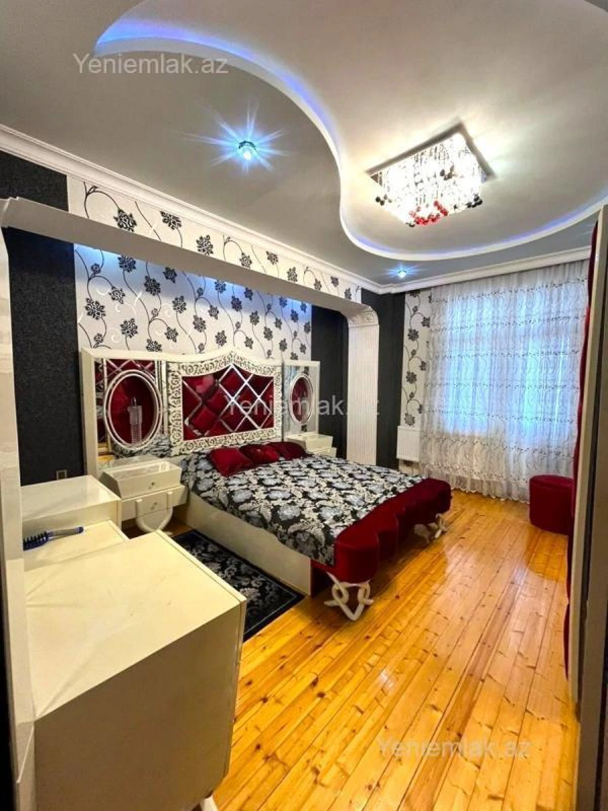 Satılır 3 otaqlı yeni tikili 145 m²