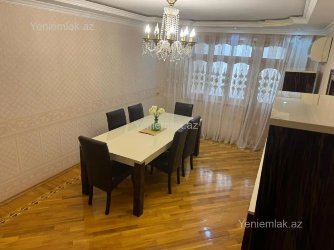 Satılır 4 otaqlı köhnə tikili 90 m²