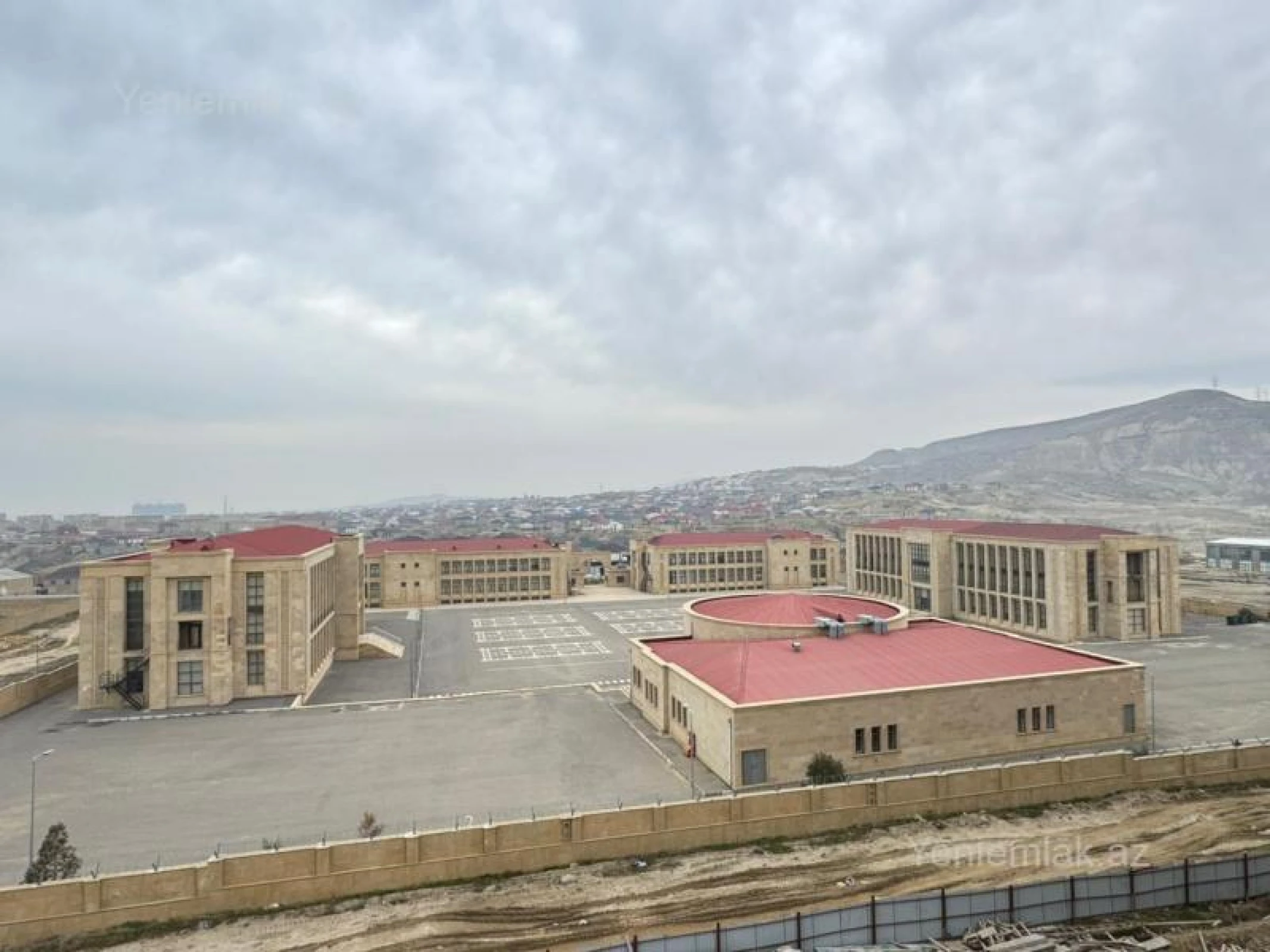 Satılır 3 otaqlı yeni tikili 76.49 m²