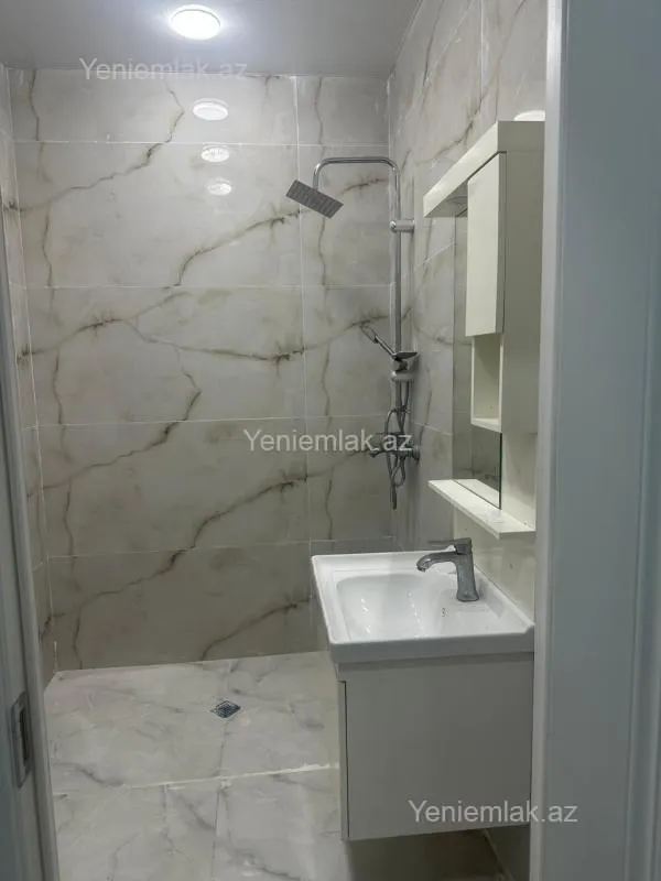 Satılır 3 otaqlı yeni tikili 110 m²