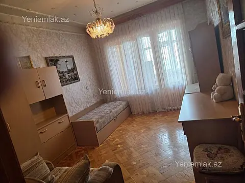 Satılır 4 otaqlı köhnə tikili 100 m²