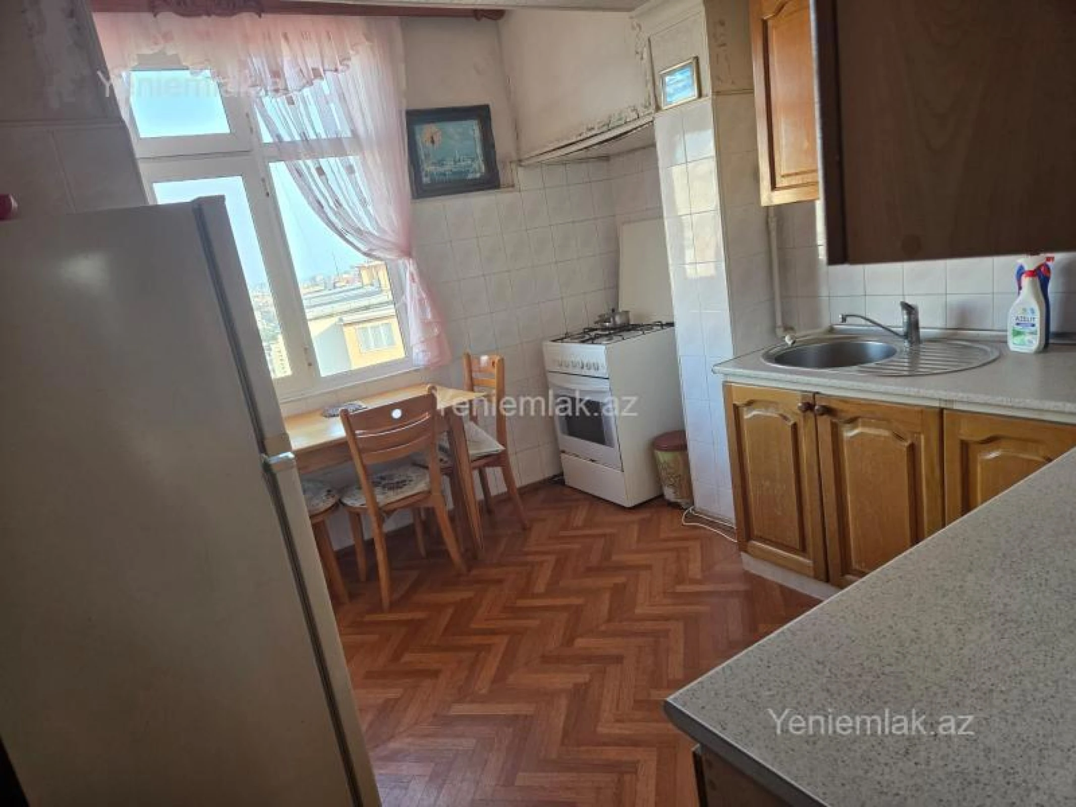 Satılır 4 otaqlı köhnə tikili 100 m²