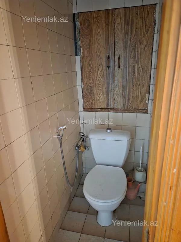 Satılır 4 otaqlı köhnə tikili 100 m²