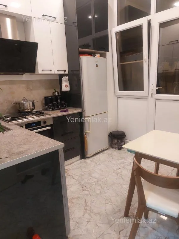 Satılır 2 otaqlı köhnə tikili 58 m²