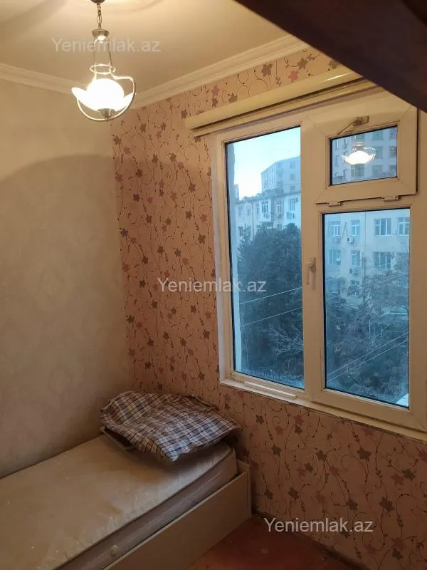 Satılır 2 otaqlı köhnə tikili 45 m²