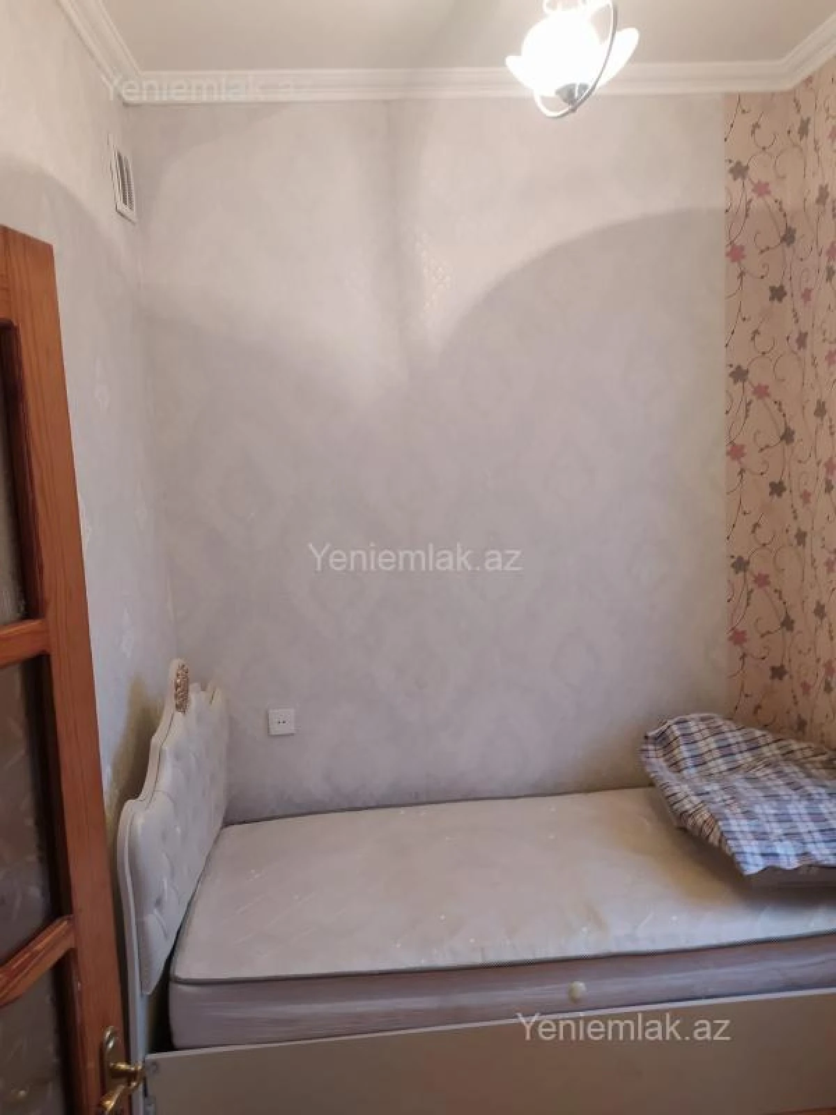 Satılır 2 otaqlı köhnə tikili 45 m²