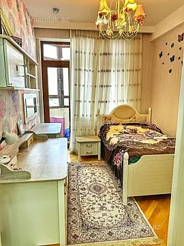 Satılır 3 otaqlı yeni tikili 125 m²
