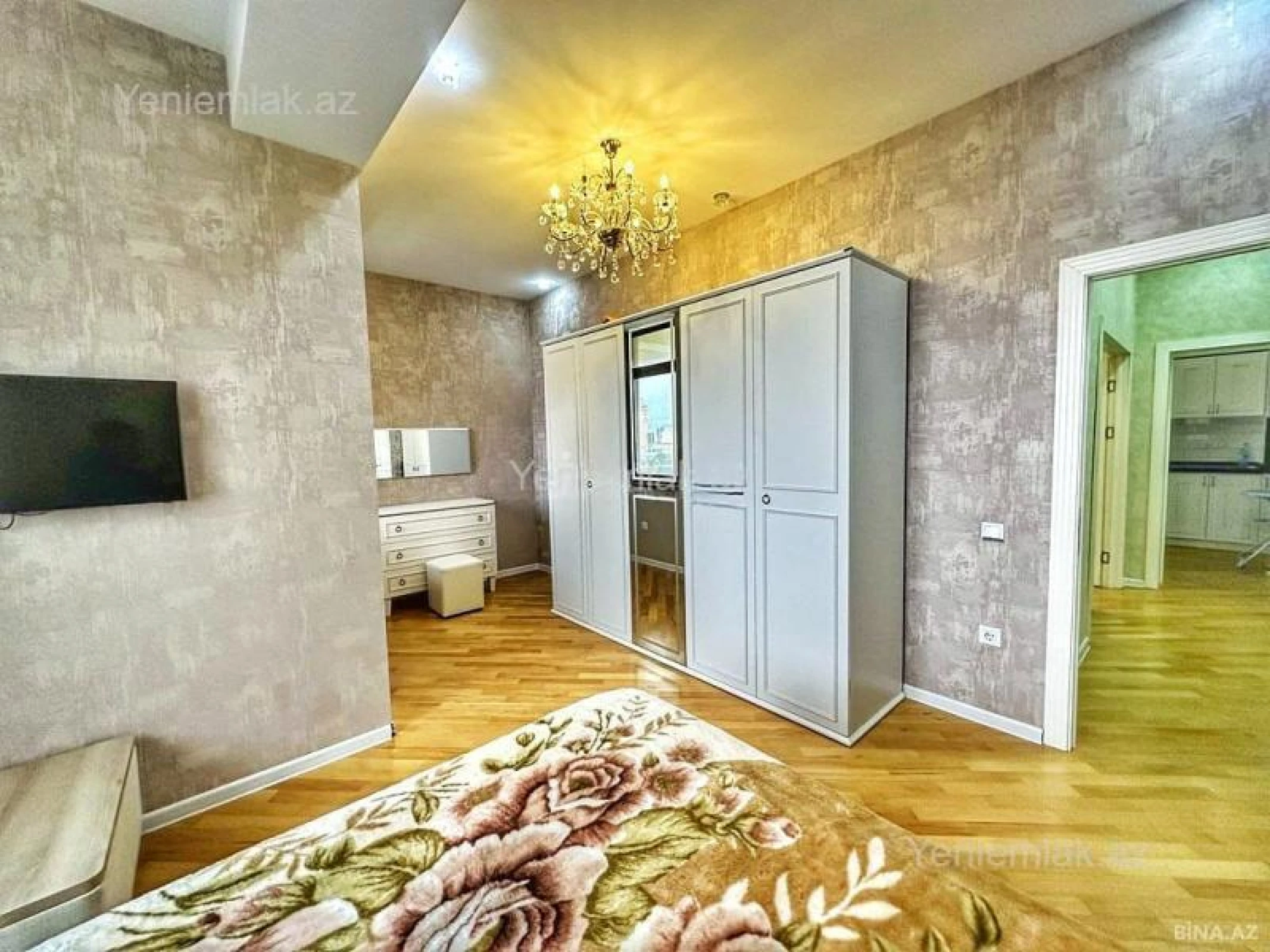 Satılır 3 otaqlı yeni tikili 125 m²