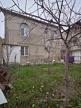 Satılır 8 otaqlı həyət evi 250 m²