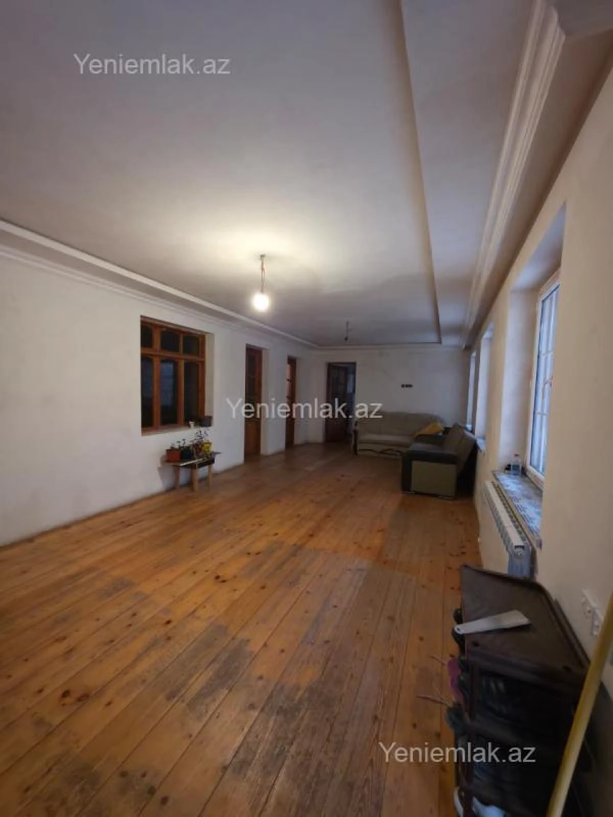 Satılır 8 otaqlı həyət evi 250 m²