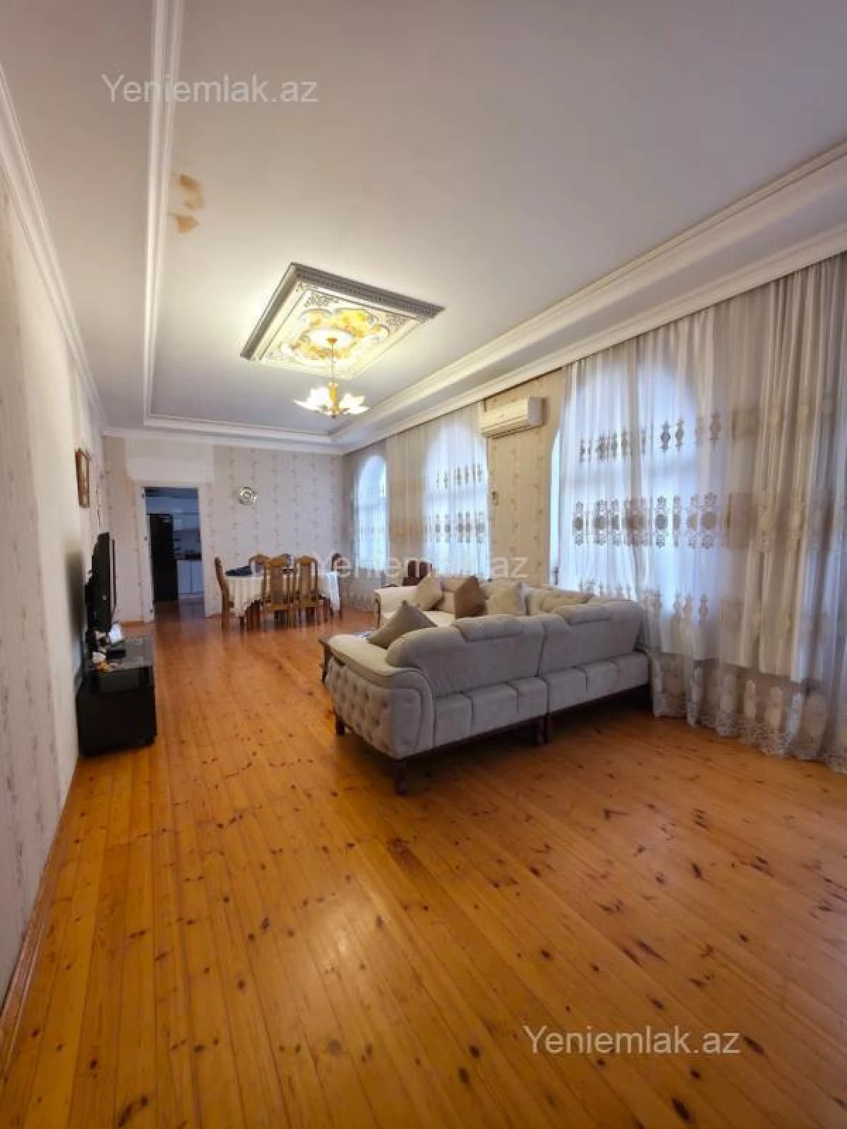 Satılır 8 otaqlı həyət evi 250 m²