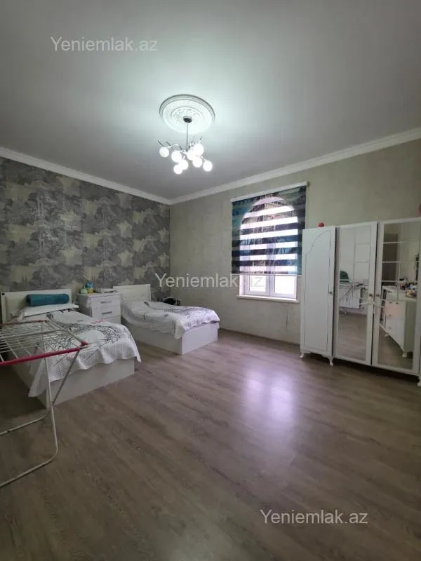 Satılır 8 otaqlı həyət evi 250 m²