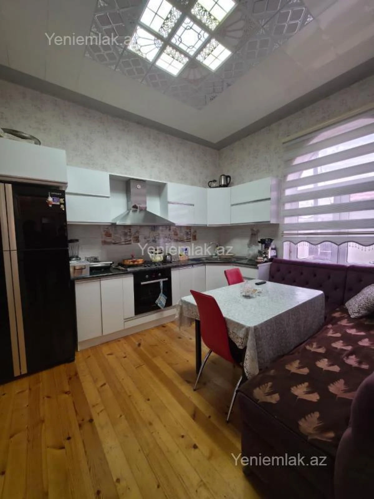 Satılır 8 otaqlı həyət evi 250 m²