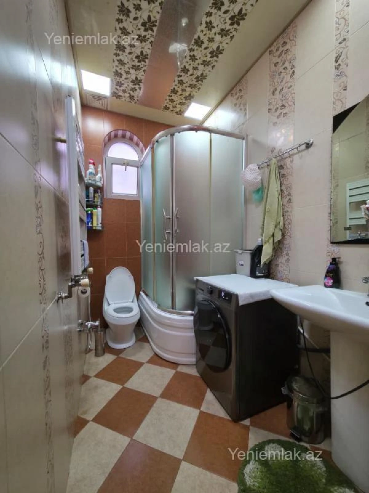 Satılır 8 otaqlı həyət evi 250 m²