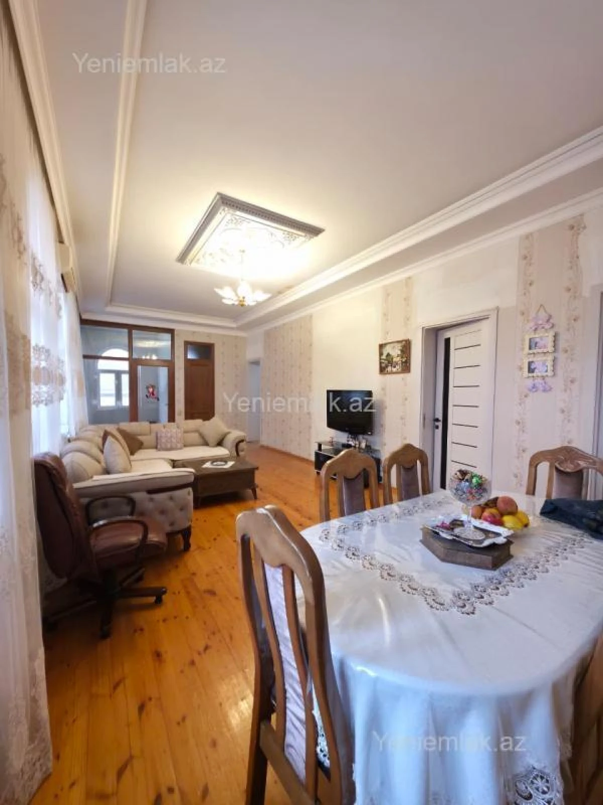 Satılır 8 otaqlı həyət evi 250 m²