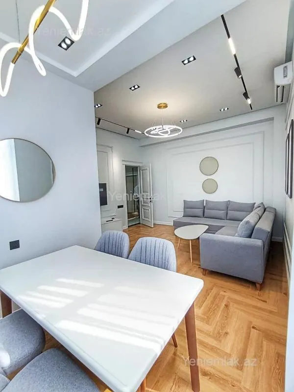 Satılır 3 otaqlı yeni tikili 85 m²