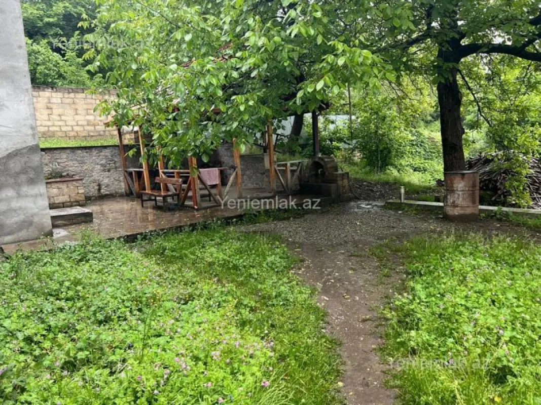 Satılır 6 otaqlı həyət evi 224 m²