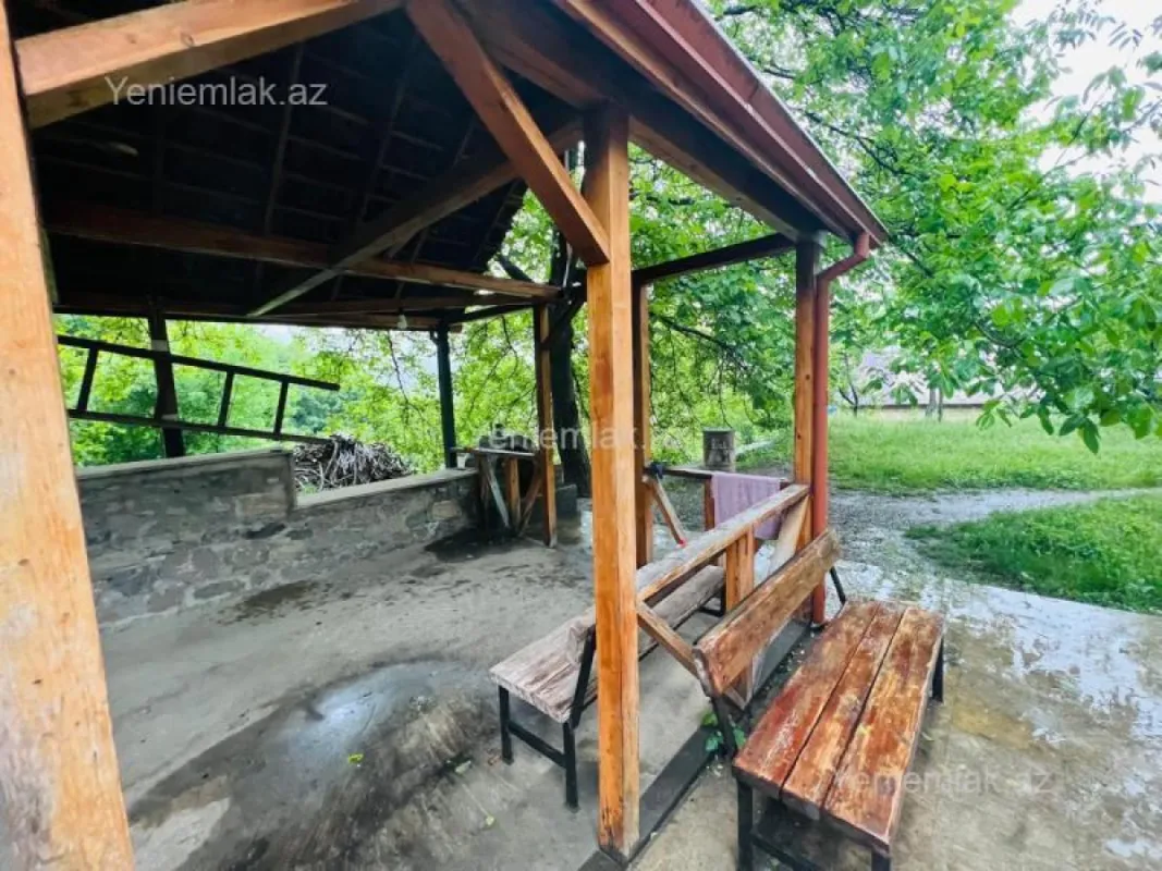 Satılır 6 otaqlı həyət evi 224 m²