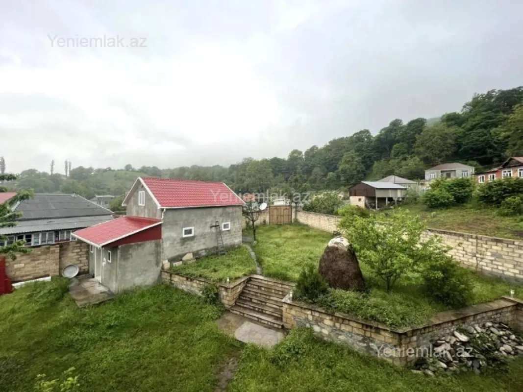 Satılır 6 otaqlı həyət evi 224 m²