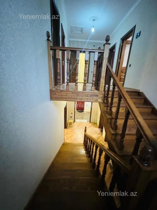 Satılır 6 otaqlı həyət evi 224 m²